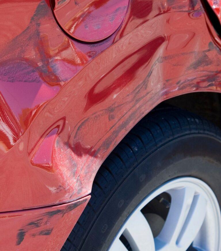 ¿Cómo presento un reclamo por accidente de auto en League City?