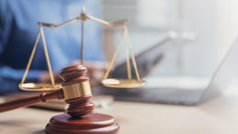 ¿Qué hacen los testigos expertos en un caso de accidente automovilístico en Harlingen?
