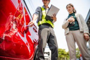¿Cómo valoran las aseguradoras las reclamaciones por accidentes de coche en Pasadena?