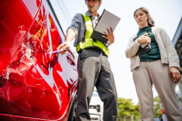 ¿Cómo valoran las aseguradoras las reclamaciones por accidentes de coche en Pasadena?