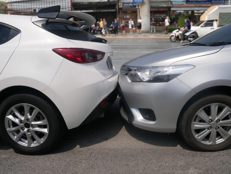 ¿Cómo se resuelven los casos de accidentes automovilísticos de Dickinson?