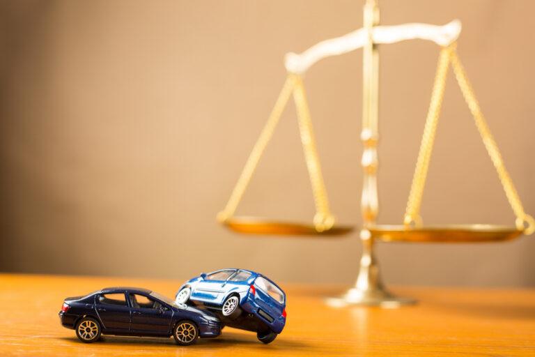 ¿Qué necesitas probar en un caso de accidente automovilístico en Santa Fe?